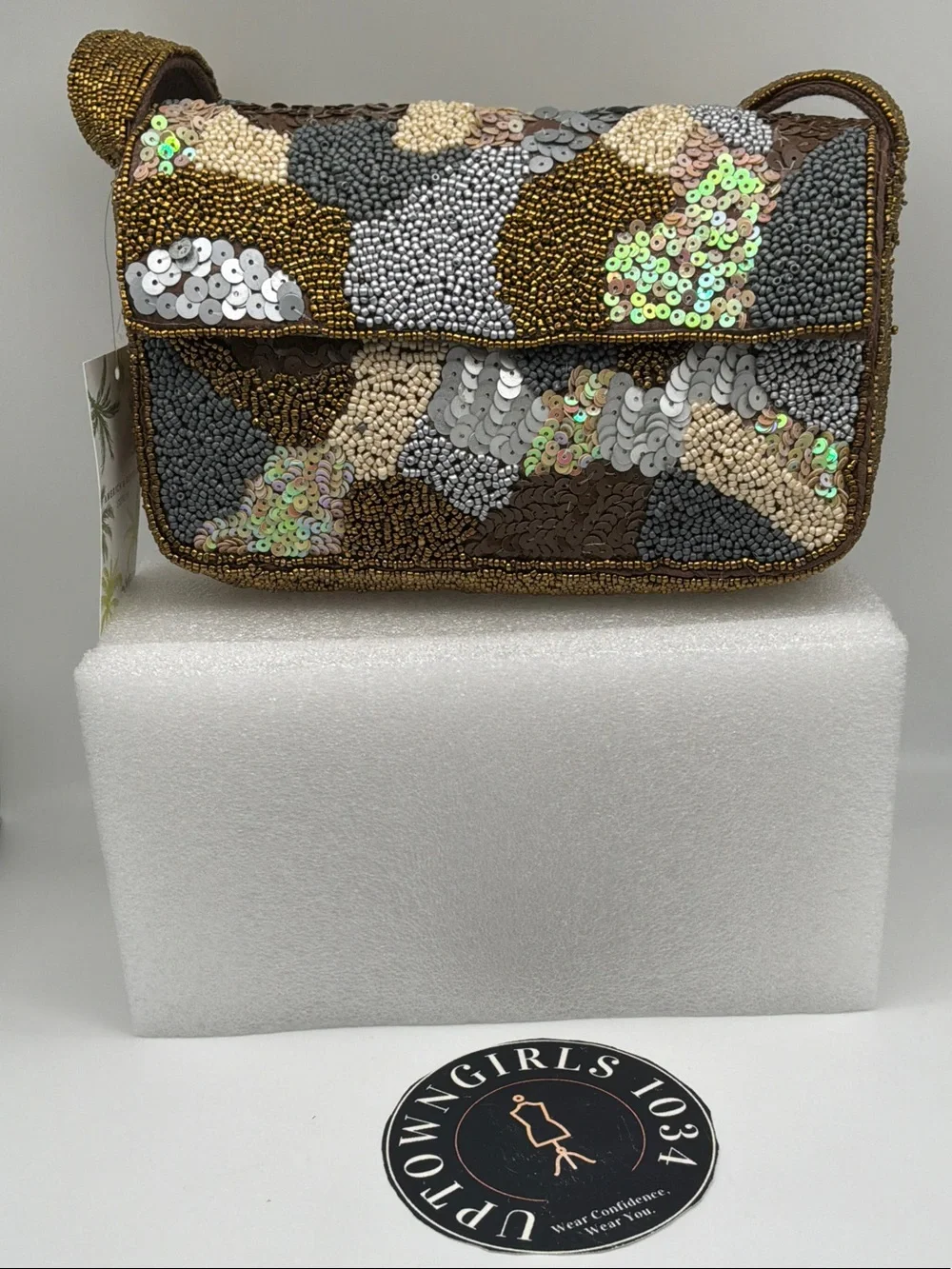 America & Beyond Express Beaded & Sequin Clutch – NWT – MSRP $99